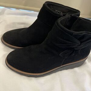 Clarks Collection Women's Sharon Salon Booties‎ Black Suede Size 6.5 M